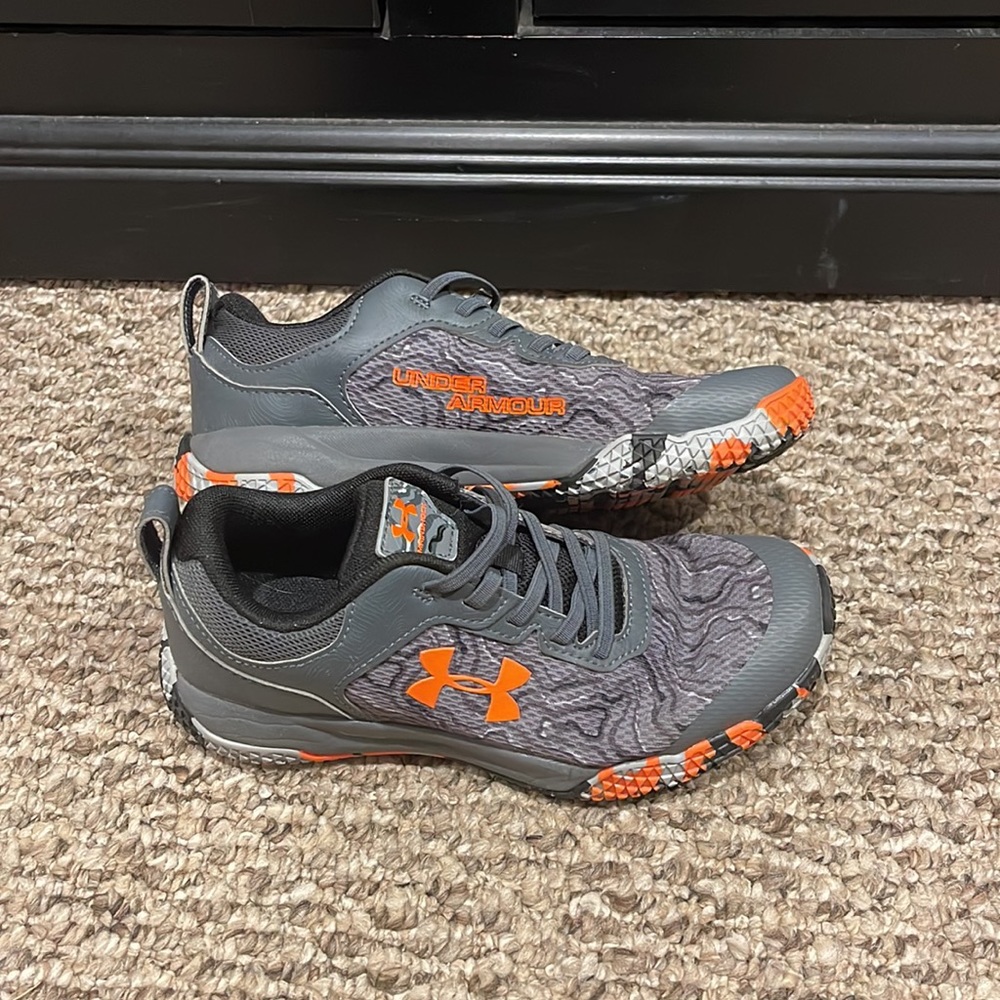 Under Armour Boys Sneakers Size 2Y